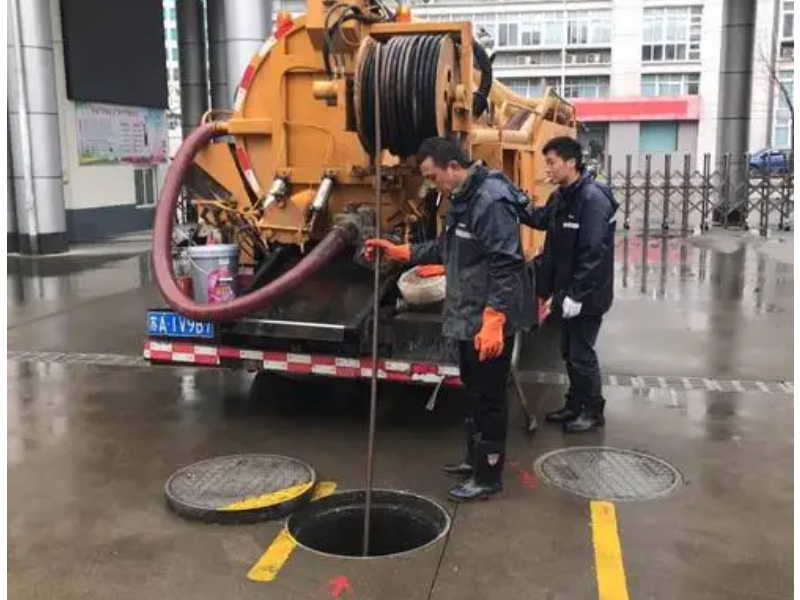马桶不下水怎么办,找深圳市清洁服务有限公司